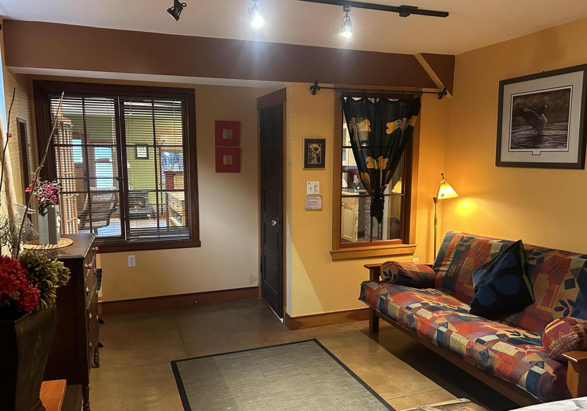 Mistisos Place Vacation Rentals Нелсън Екстериор снимка